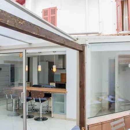Charming Center-grande 5 Min Walking Διαμέρισμα